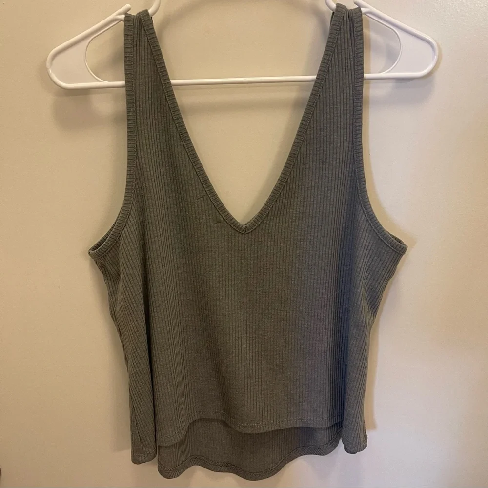 Knotted Rib Tank Top - Picture 6 of 7